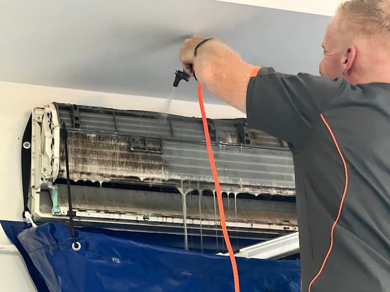 Midcoast Air air conditioning work in Pialba