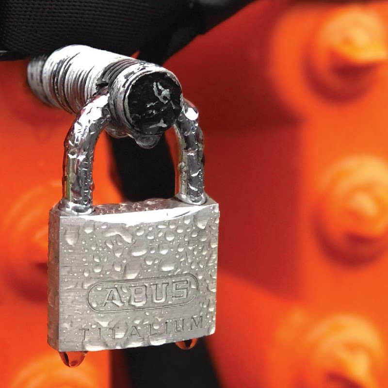 Mister Minit Mornington Central locksmith work in Mornington
