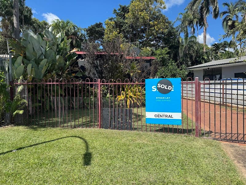 Mk lawns and all Palmerston-Lawn Mowing-Gardening-Tree Trimming-Fencing-Landscaping-Darwin gardening work in Driver
