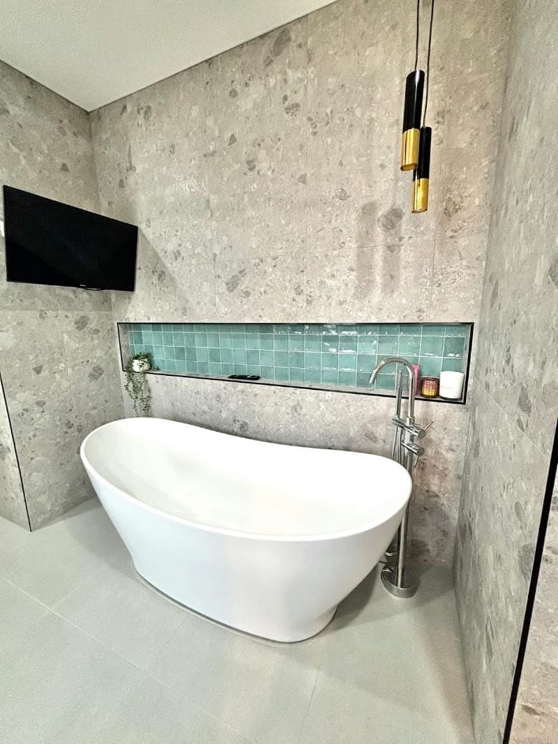 Mo Tiling tiling work in Casuarina