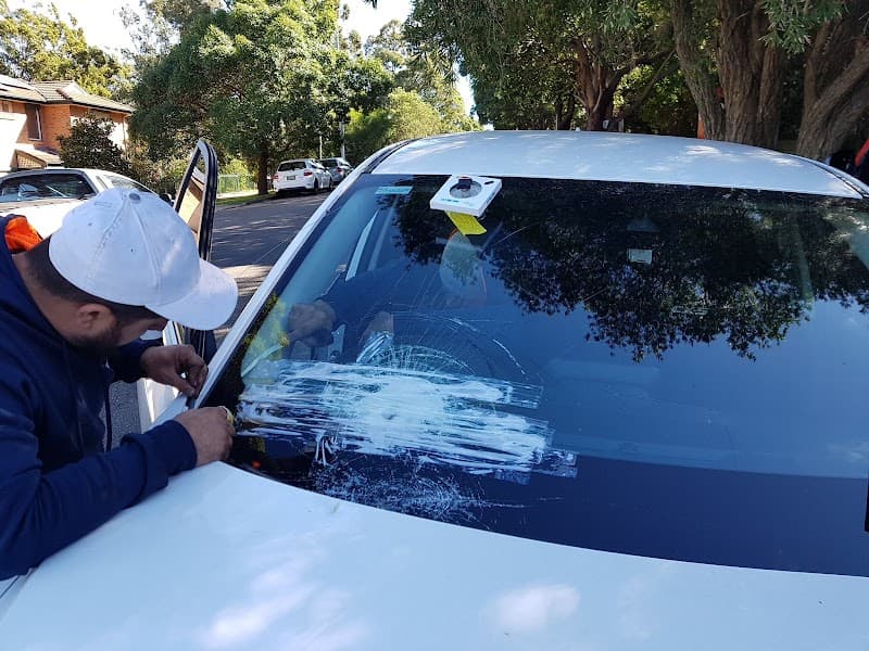 Mobile Windscreens & Tinting window tinting work in Sydney
