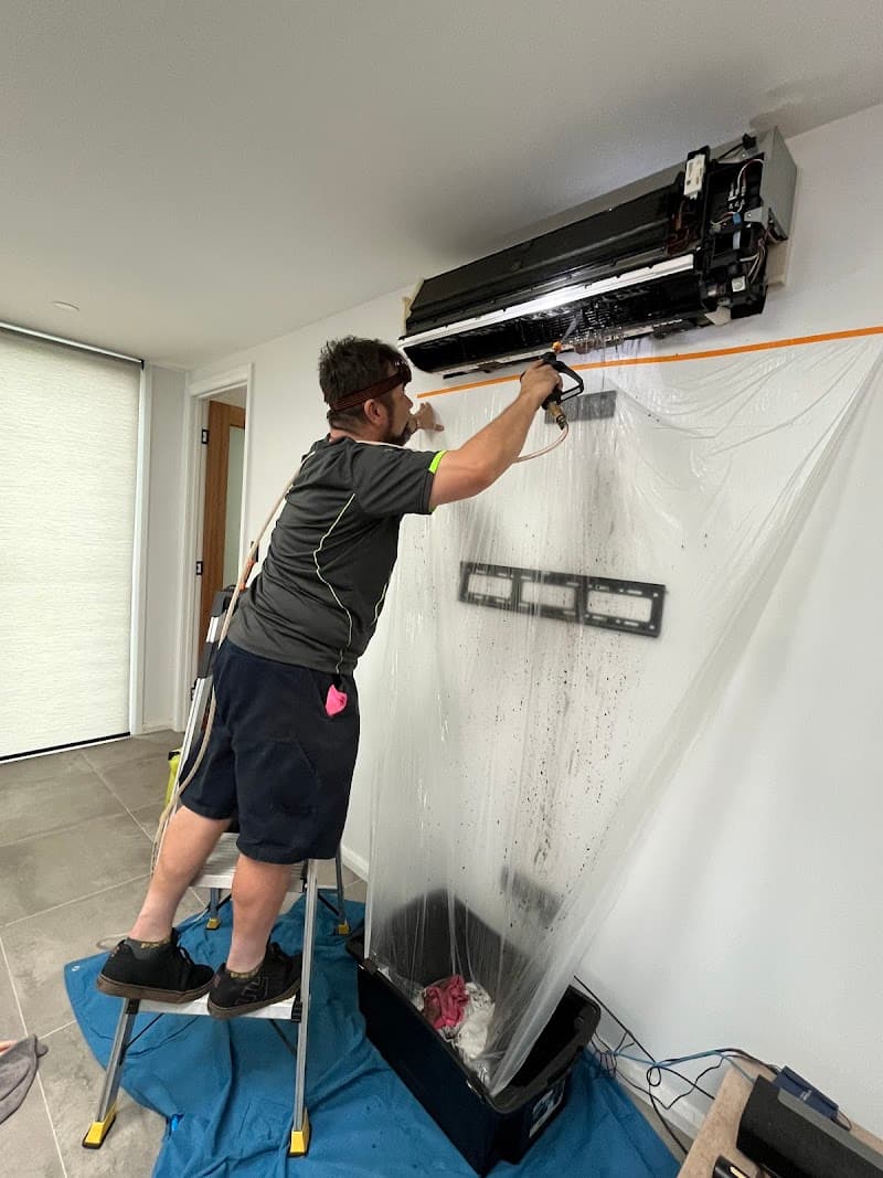 Mond's Air Con Cleaning air conditioning work in Slacks Creek