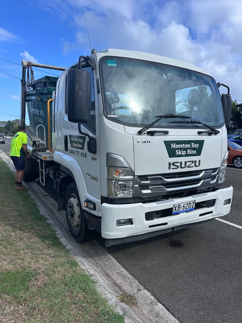 Moreton Bay Skip Bins rubbish removal work in Bongaree