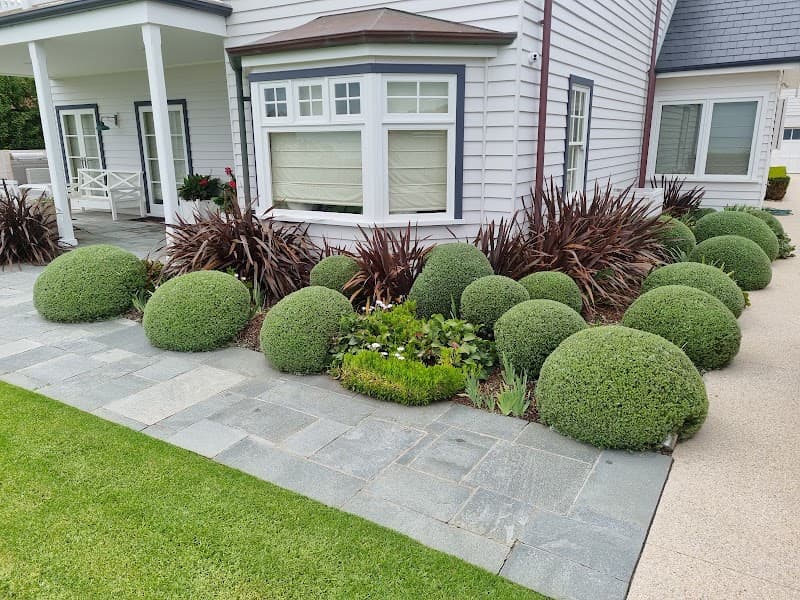 Mornington Lawn and Property Maintenance lawn care work in Mornington