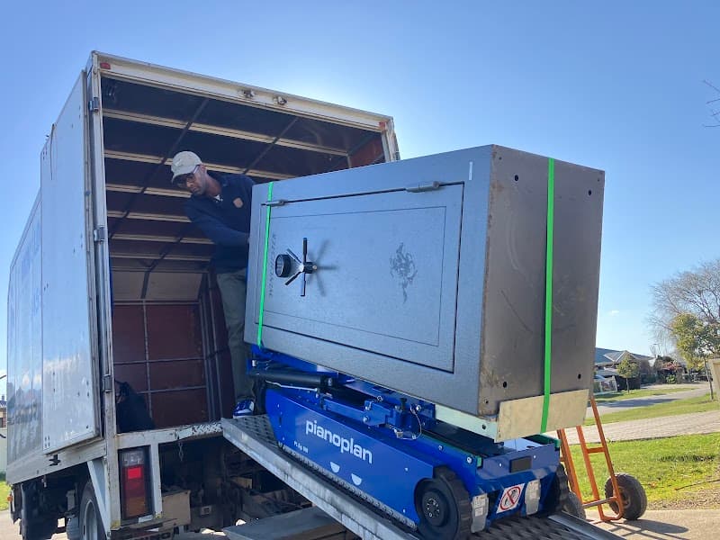 Move Lock and Store removalist work in Tyabb