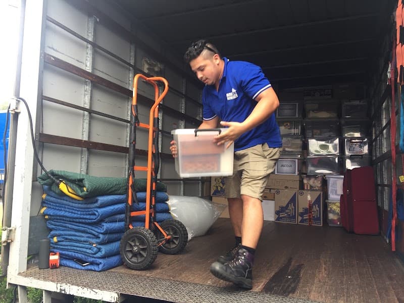 Move On Removals removalist work in West Melbourne