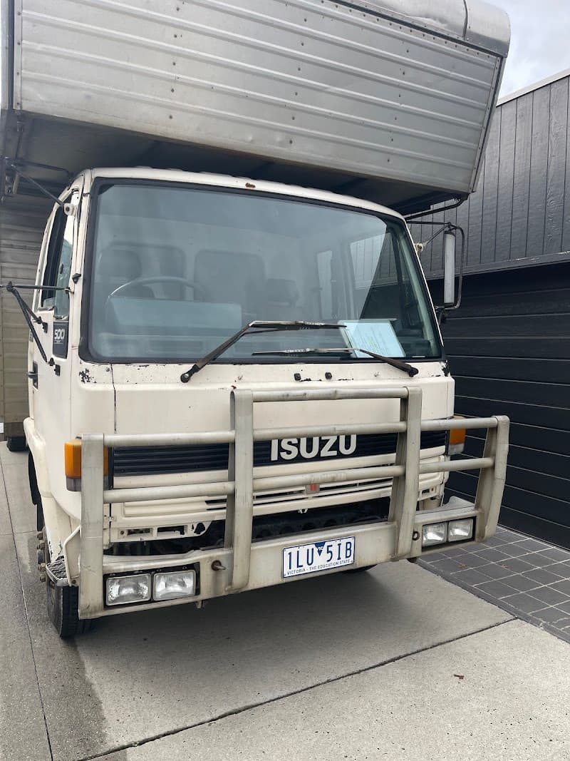 MoveJust4U removalist work in Cranbourne