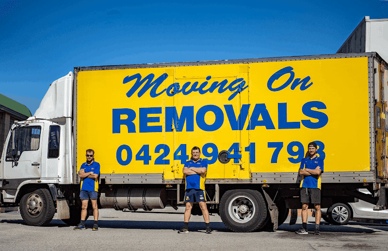 Moving On Removals removalist work in East Rockingham