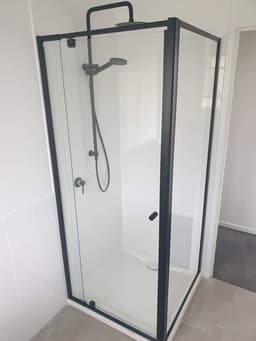MP Glass & Screens