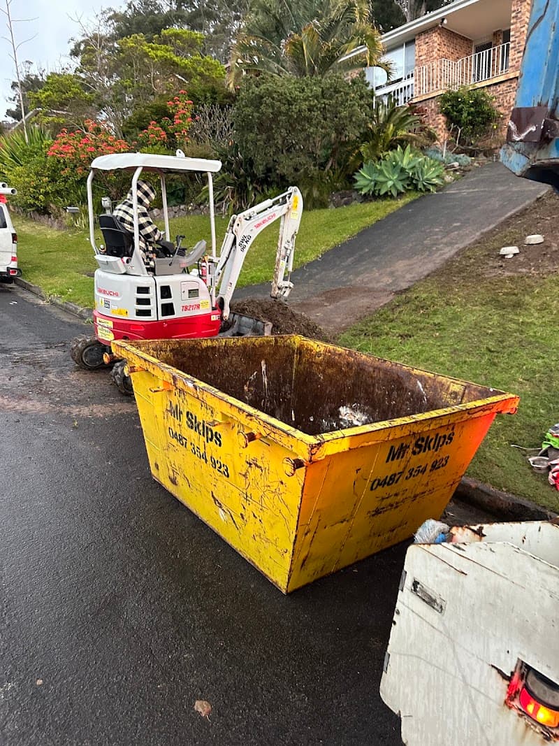 Mr skips rubbish removal work in West Gosford