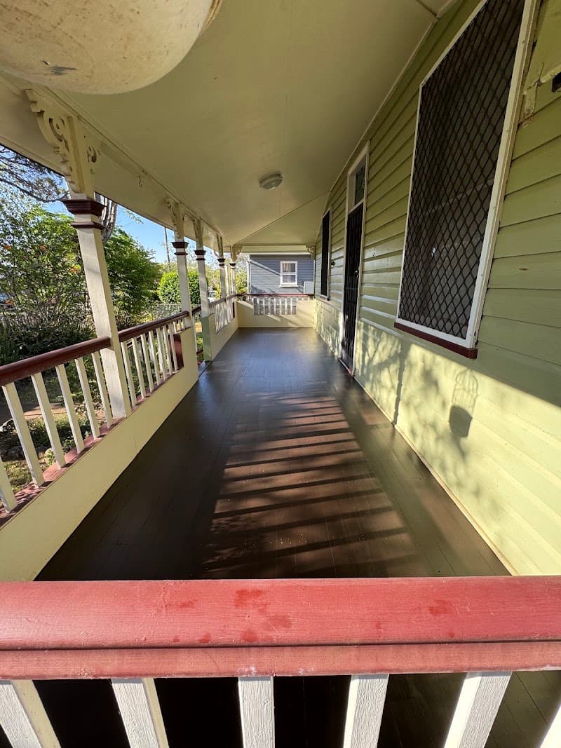 Murphy’s Fix & Paint painter work in Toowoomba City