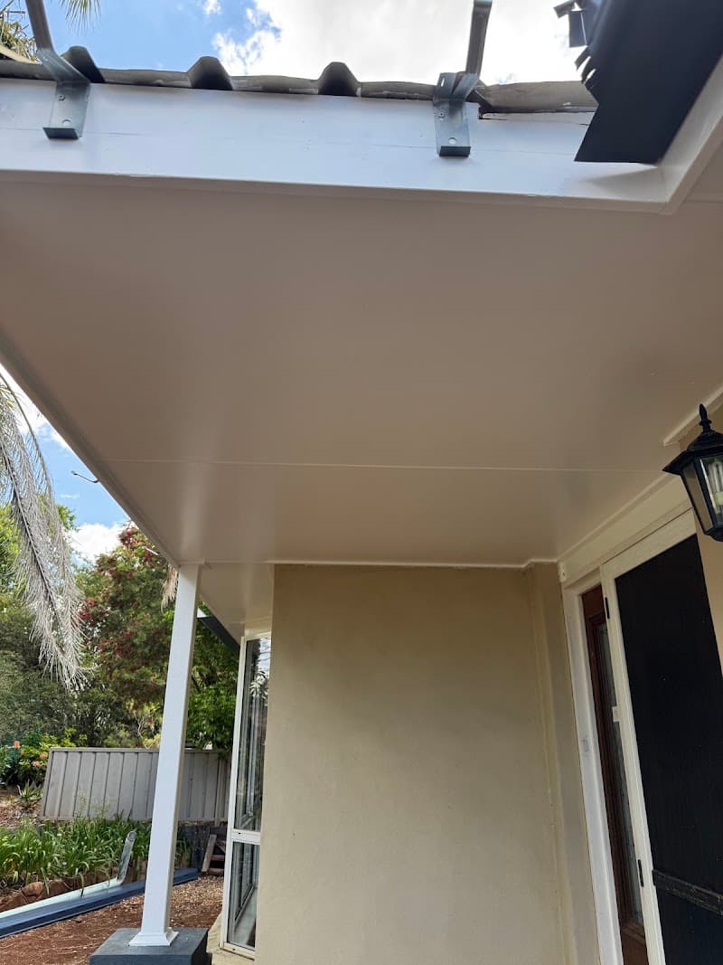 Murphy’s Fix & Paint painter work in Toowoomba City