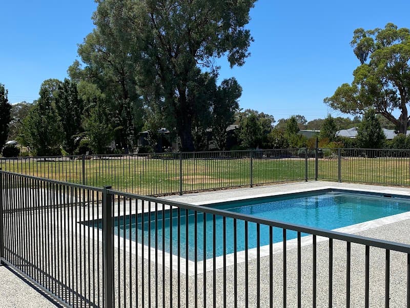 Narellan Pools Albury-Wodonga pool builder work in Lavington