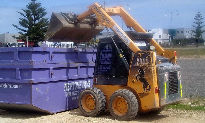 Neptune Skip Bins rubbish removal work in Port Kennedy