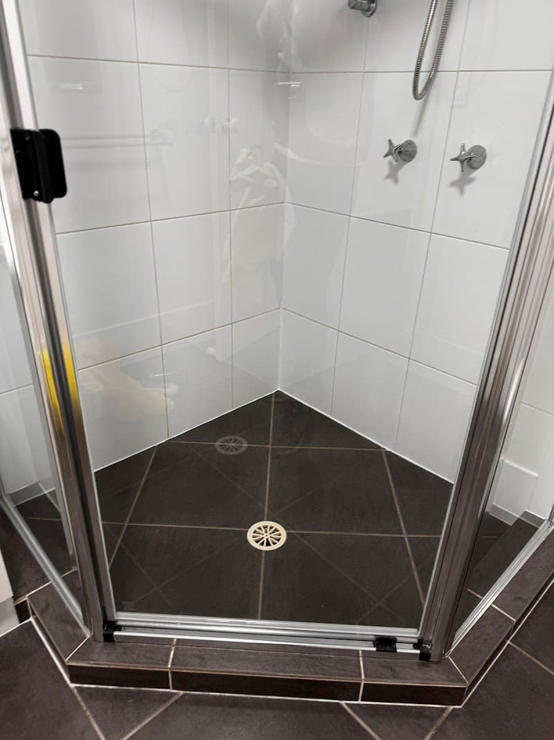 New Look Glass & Glazing glass & glazier work in Deception Bay