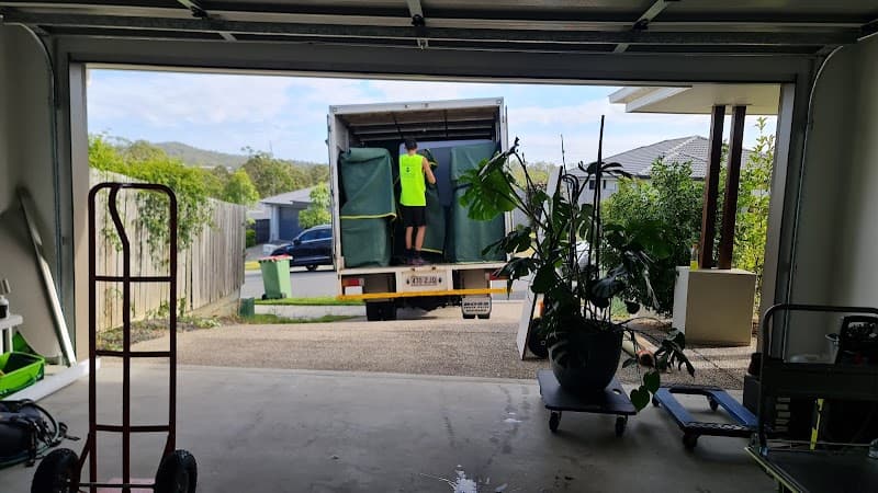 New Way In Removals removalist work in Bellbird Park