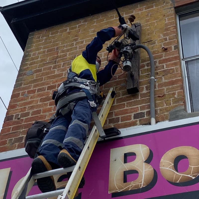 Newcastle Emergency Electrical electrician work in Mayfield East