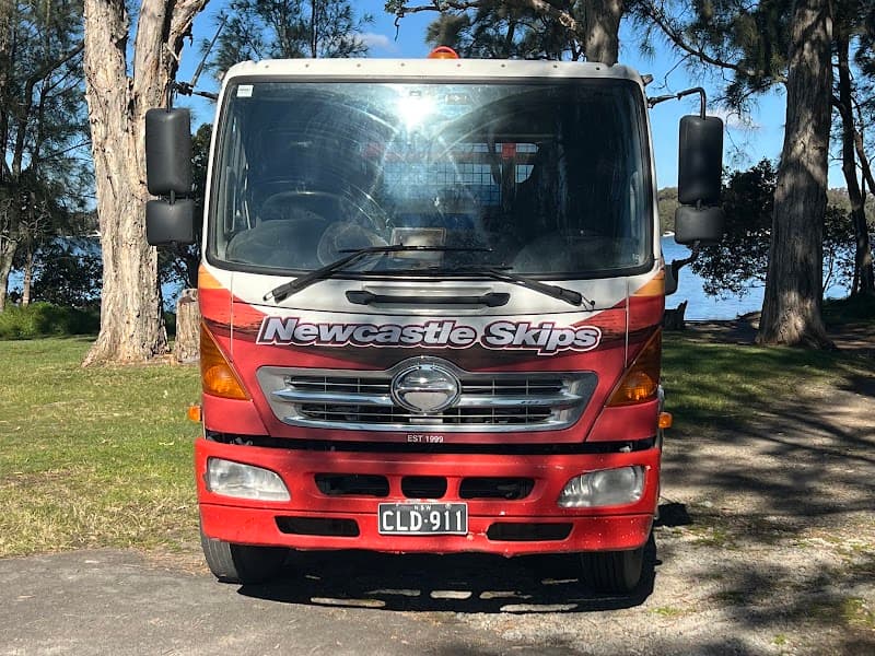 Newcastle Skips rubbish removal work in Redhead