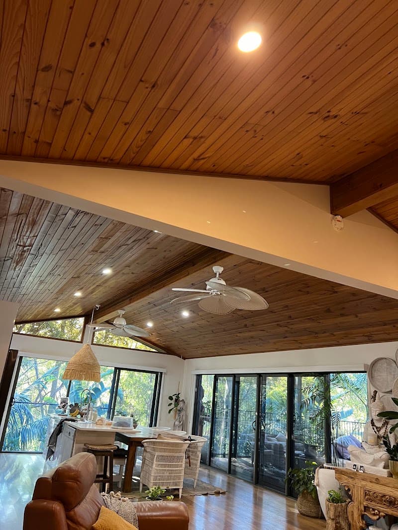 Newy Paint Crew painter work in Mayfield