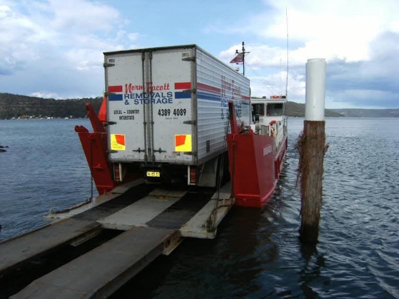 Norm Eacott Removals And Storage removalist work in Berkeley Vale