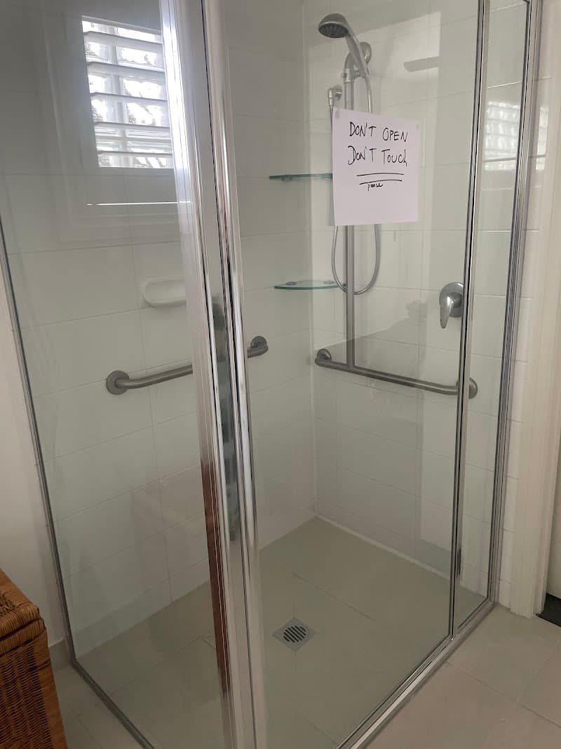 North Geelong Glass glass & glazier work in Rippleside