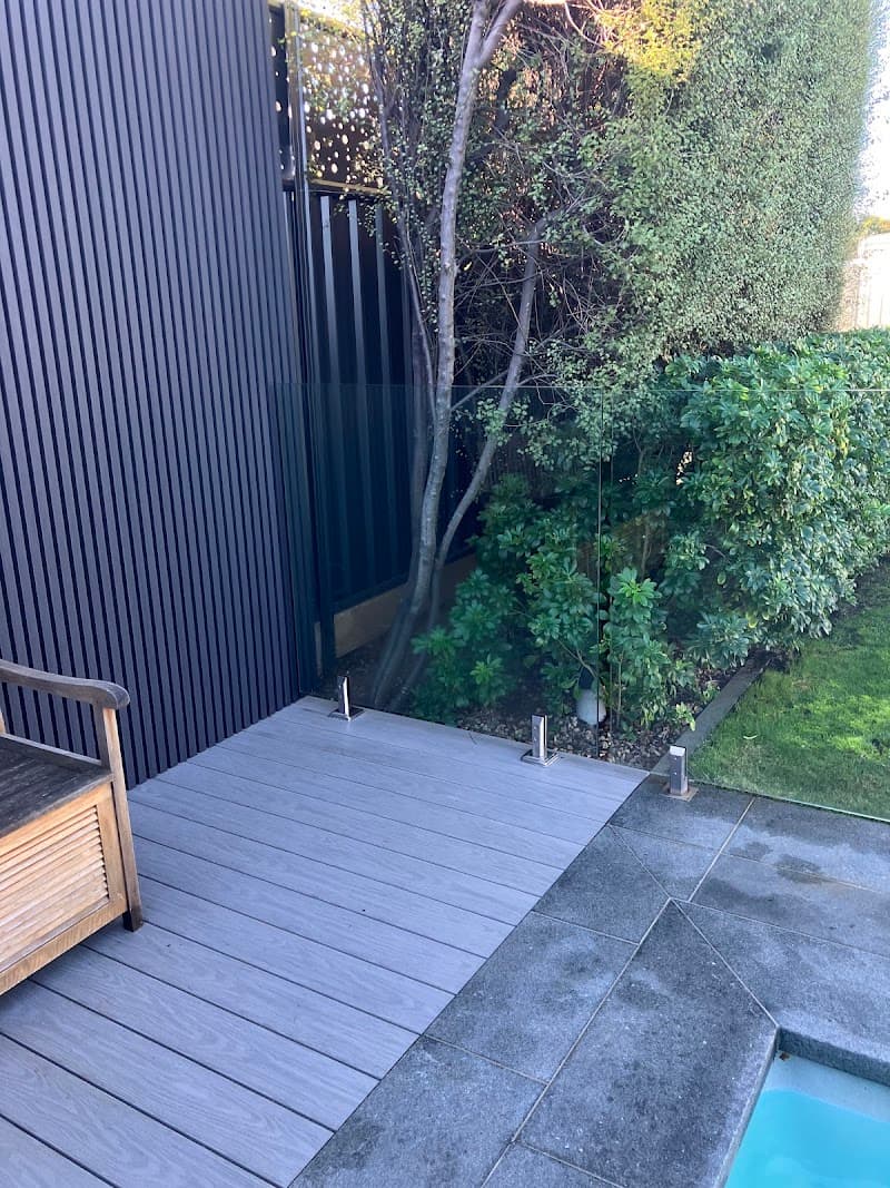 North Geelong Glass glass & glazier work in Rippleside