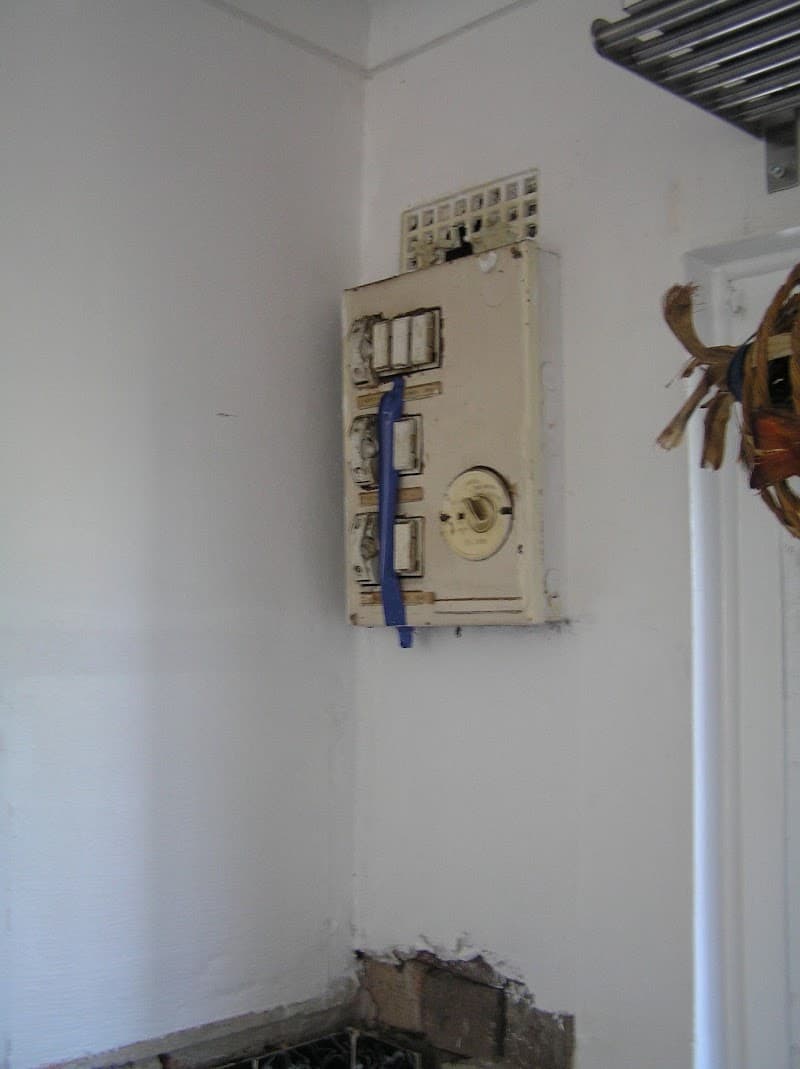 Northern Beaches Electrical electrician work in Dee Why
