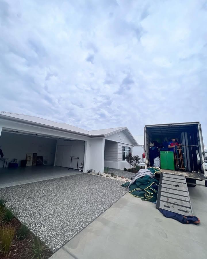 Novocastrian Removals & Storage removalist work in Cardiff
