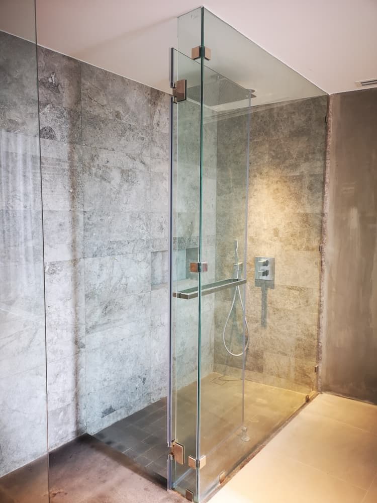 NQ Glass & Aluminium Fitouts glass & glazier work in Bohle