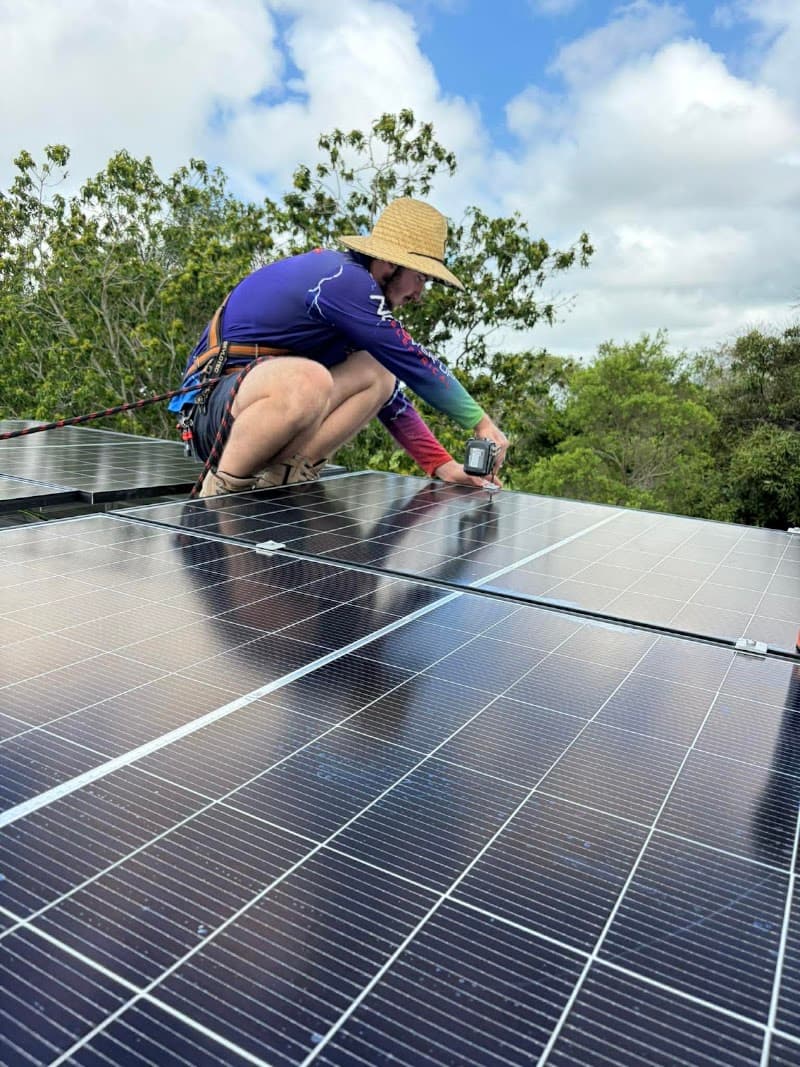 NQ Power Up Electrical air conditioning work in Ooralea