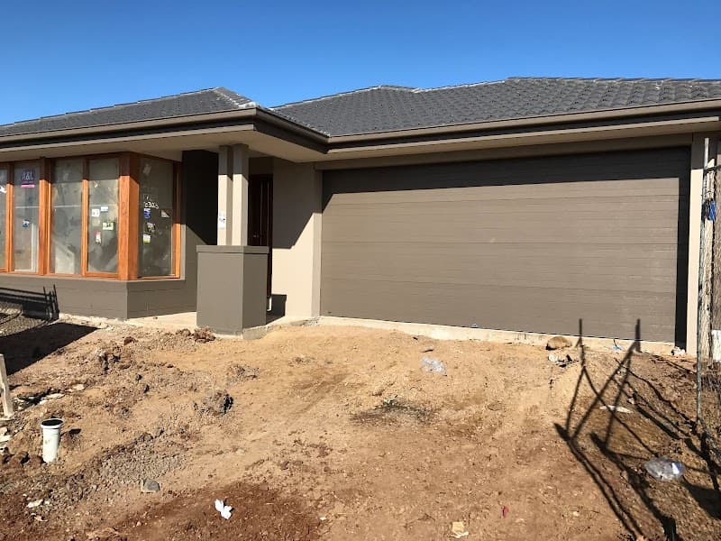 Nuevo Garage Doors Pty Ltd garage doors work in Dandenong North