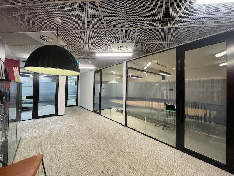 ๐ฃ๐น๐ฎ๐๐ถ๐ป๐๐บ ๐ง๐ถ๐ป๐ ๐ฆ๐ผ๐น๐๐๐ถ๐ผ๐ป๐ | Office, Home, Commercial Window Tinting Sydney window tinting work in Chatswood