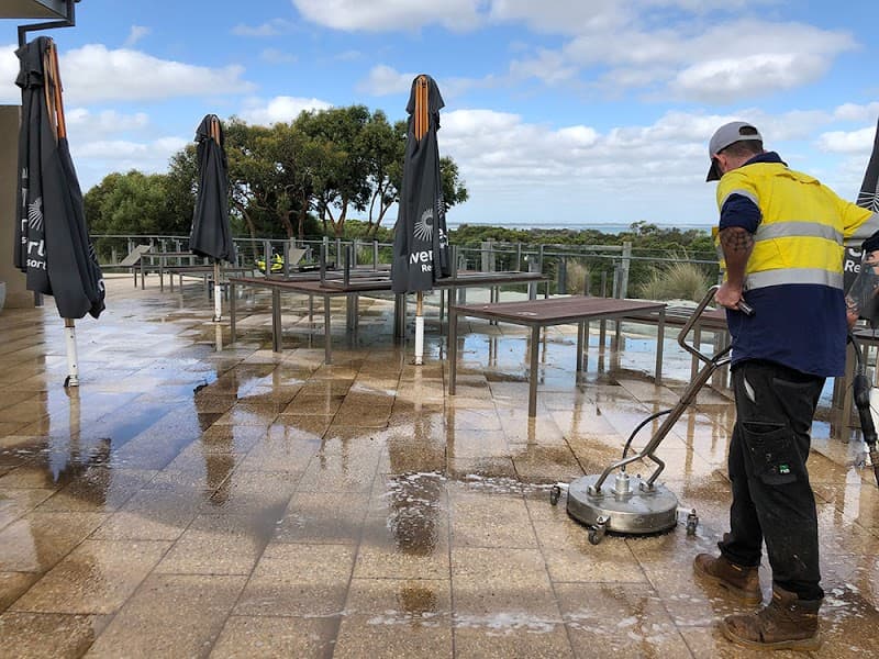 OptiKlean pressure washing work in Leanyer
