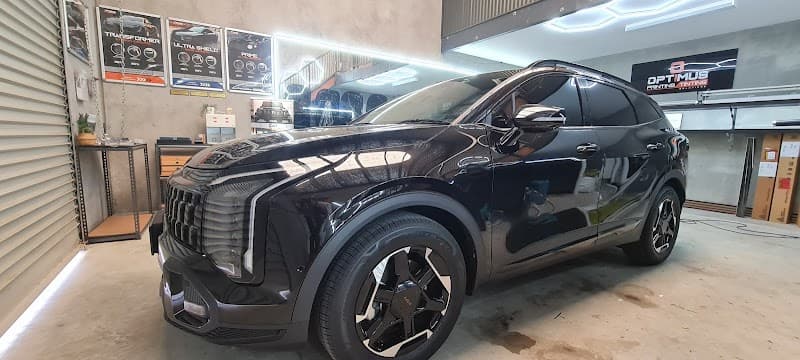 Optimus Tinting window tinting work in Hillcrest