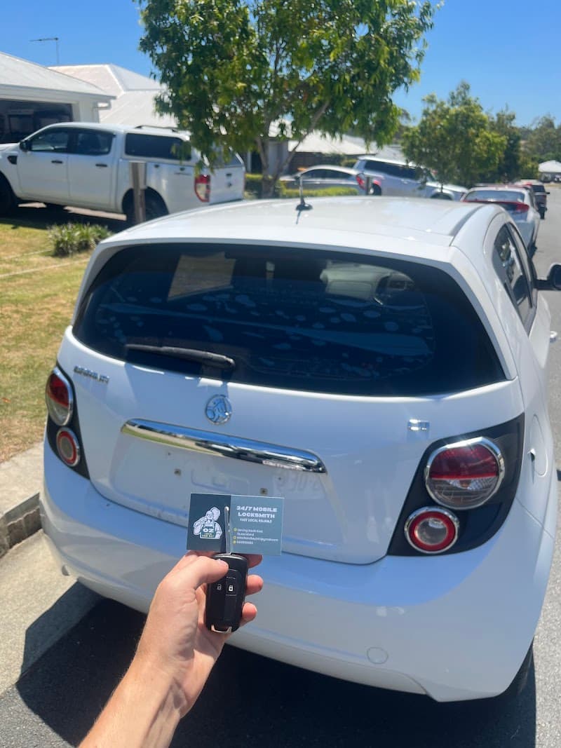 OZ Lock and Key locksmith work in Crestmead