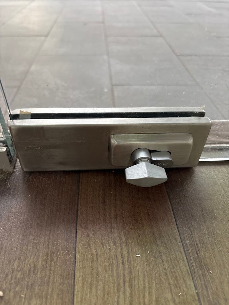 Oz Locks locksmith work in Miranda