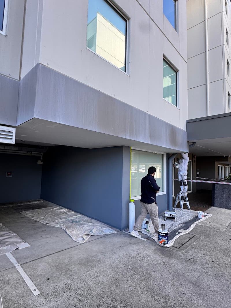 Ozlandpaintinggroup painter work in Beaumont Hills