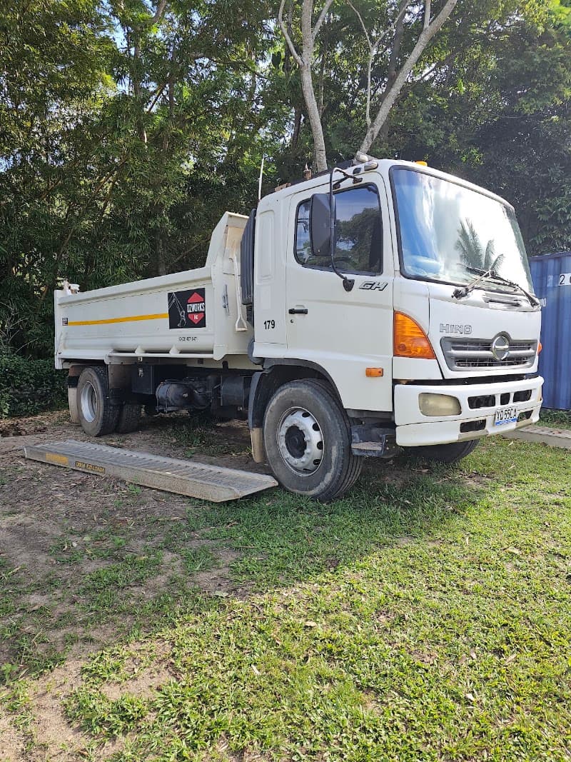 Ozworks FNQ demolition work in Gordonvale