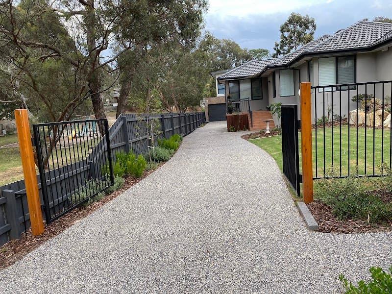 Patik Fencing fencing work in Melbourne