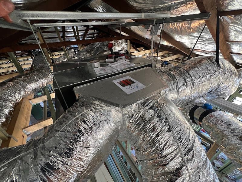 Peak Air- Aircon Install & Service air conditioning work in Everton Hills