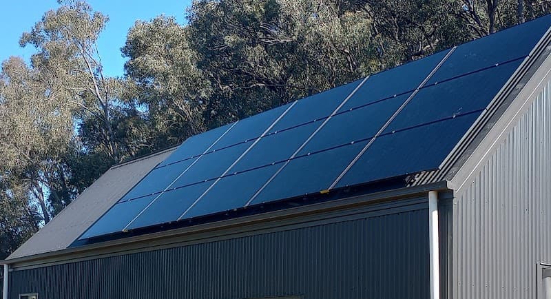 Peak Energy Group solar panel installation work in West Wodonga