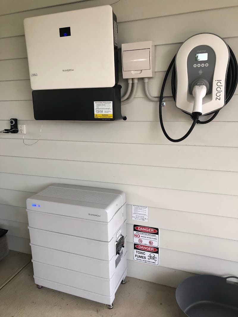 Peak Energy Group solar panel installation work in West Wodonga