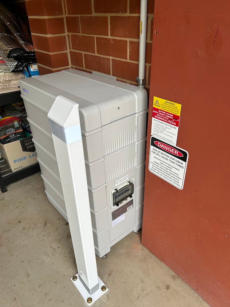 Peak Energy Group solar panel installation work in West Wodonga