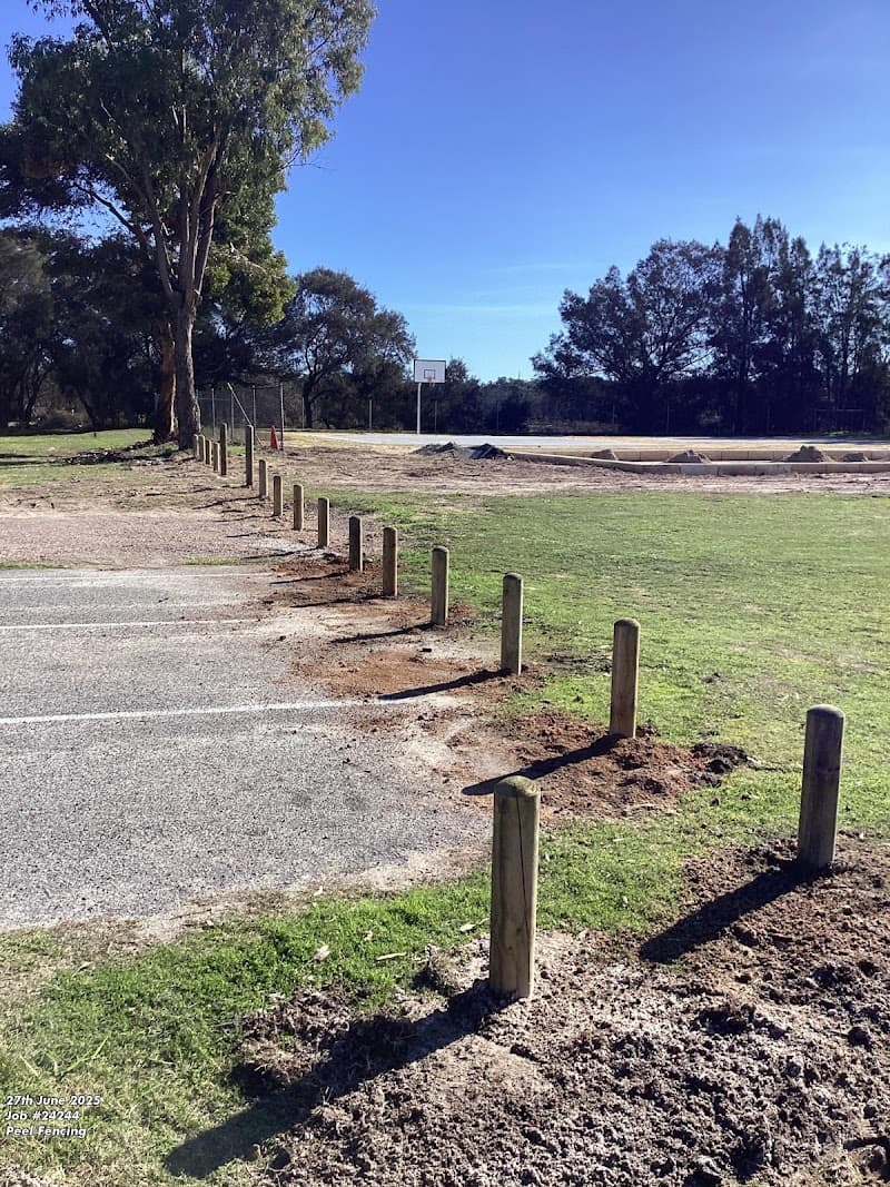 Peel Fencing fencing work in Falcon