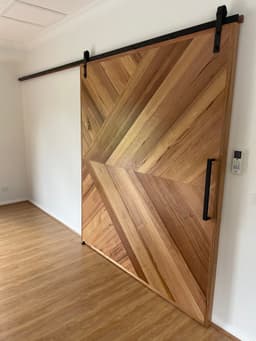 Peninsula barn doors
