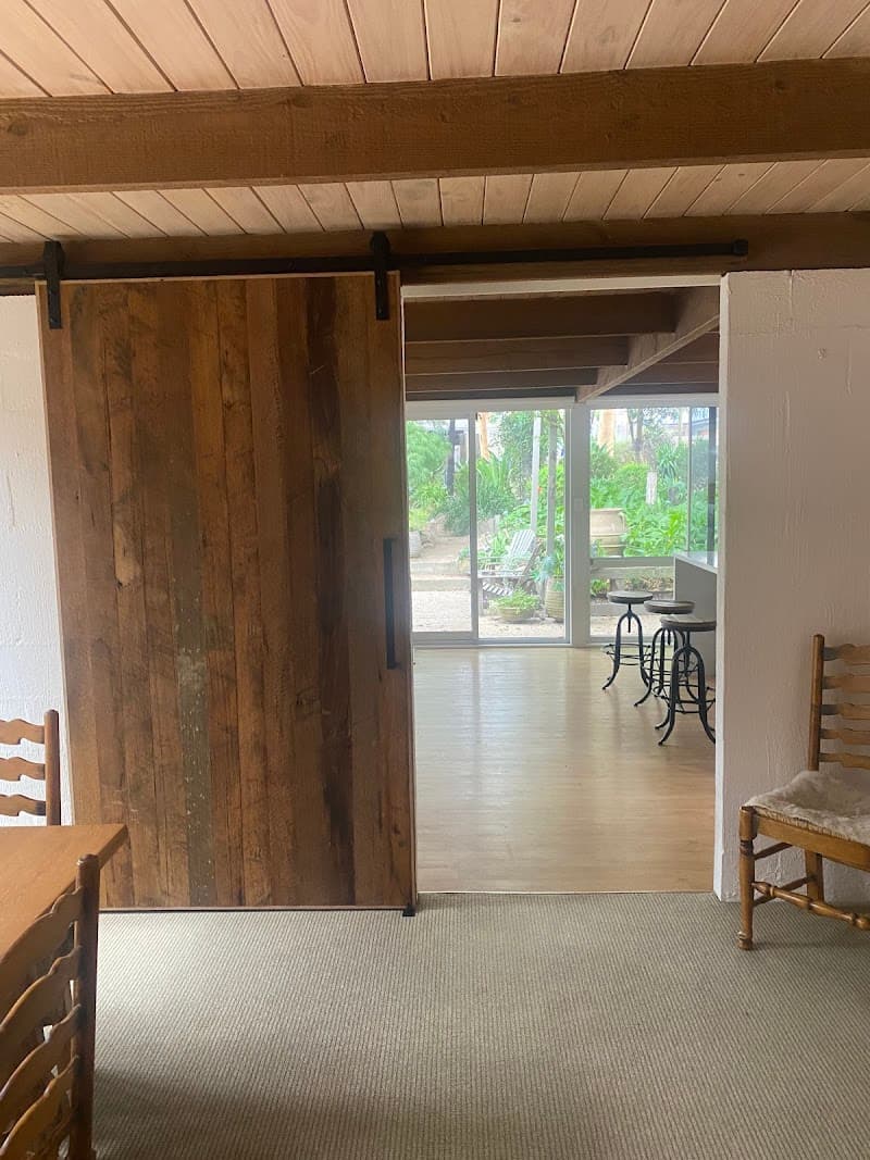 Peninsula barn doors garage doors work in Somerville