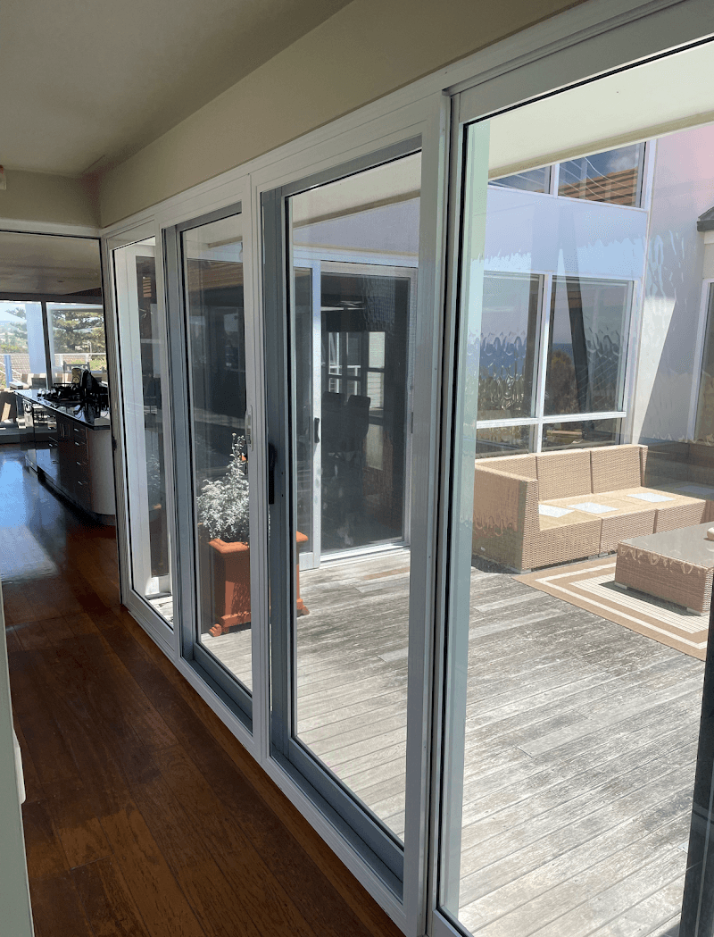 Peninsula Screens & Blinds curtains & blinds work in Warriewood