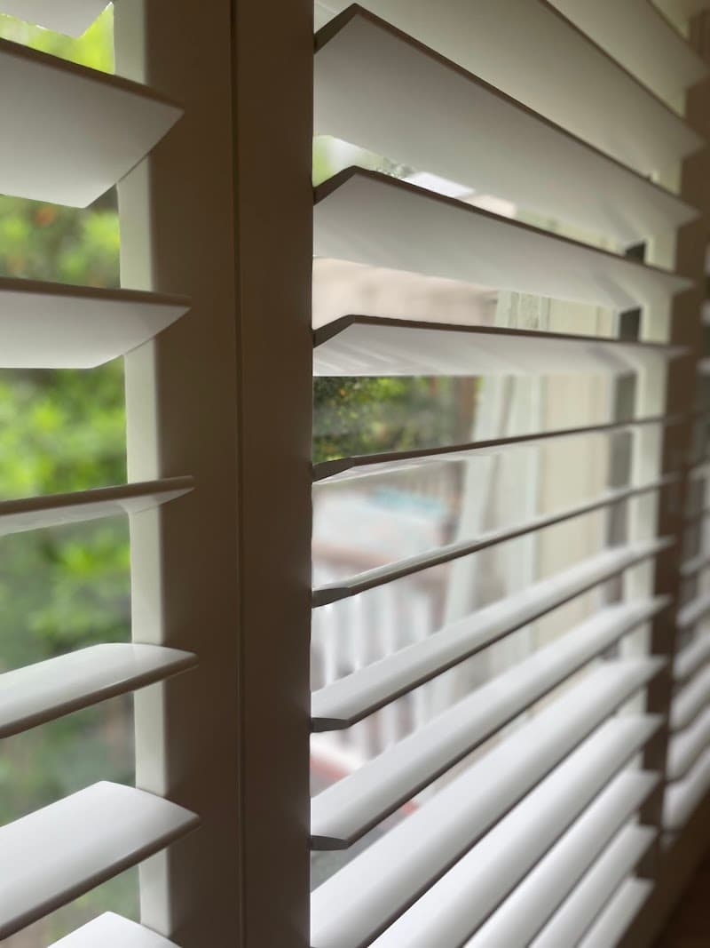 Peninsula Screens & Blinds curtains & blinds work in Warriewood