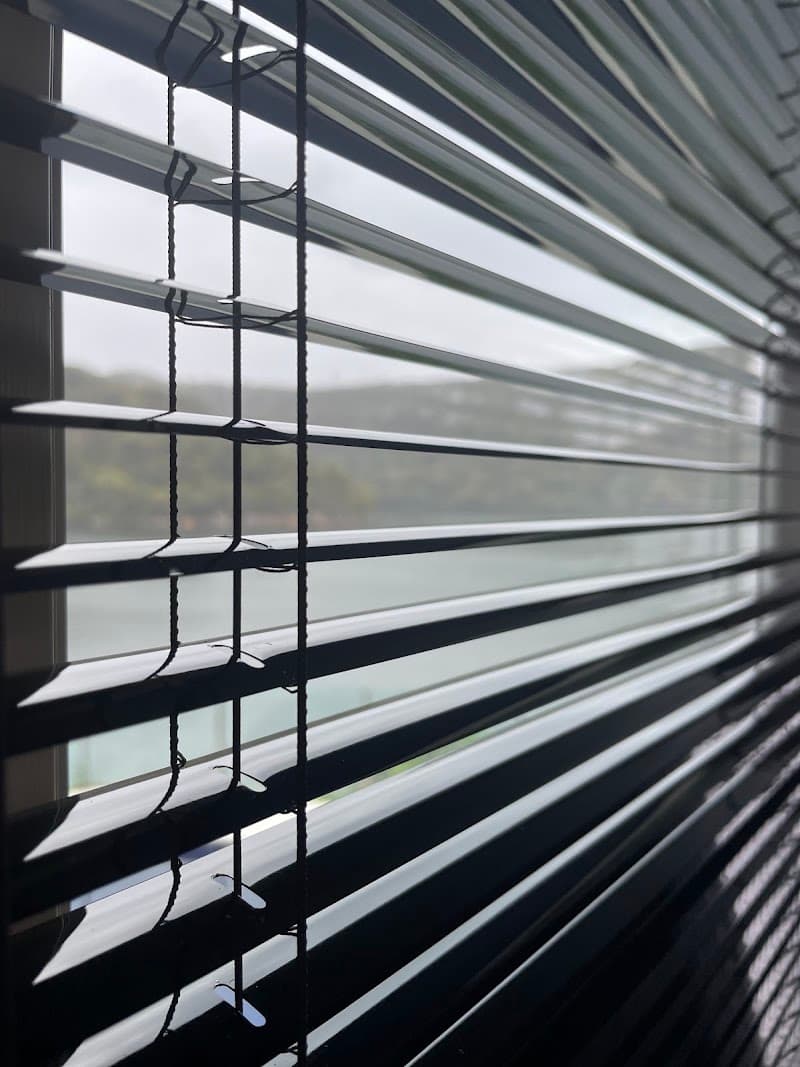Peninsula Screens & Blinds curtains & blinds work in Warriewood