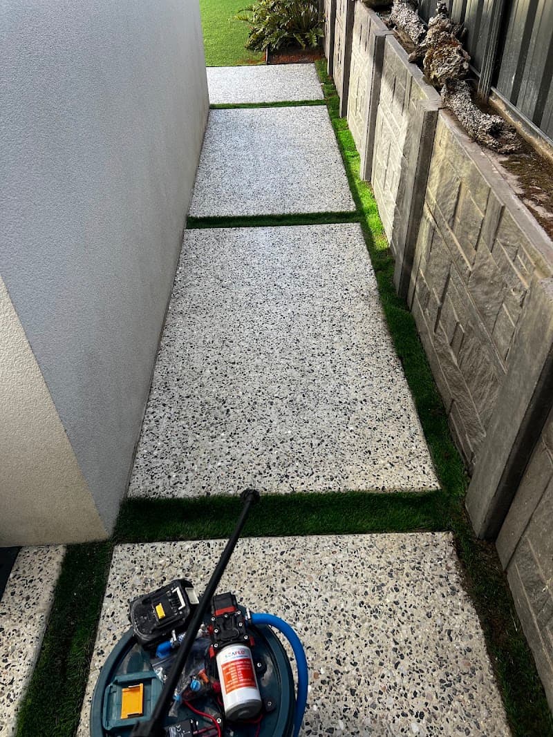 Perth Softwash Solutions pressure washing work in Scarborough